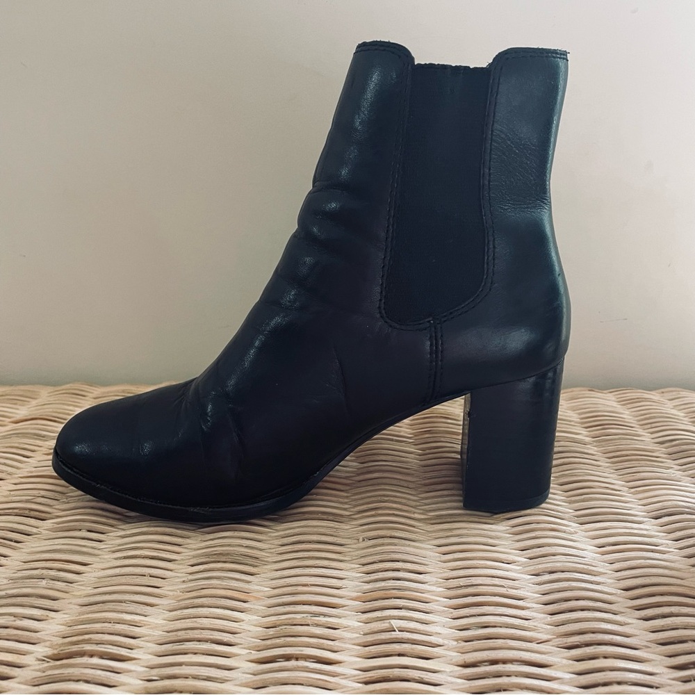 Madewell The Laura Black Leather Chelsea Boot size 6